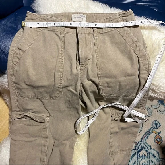 Universal Thread Ladies Khaki Cargo Pants - Picture 3 of 6